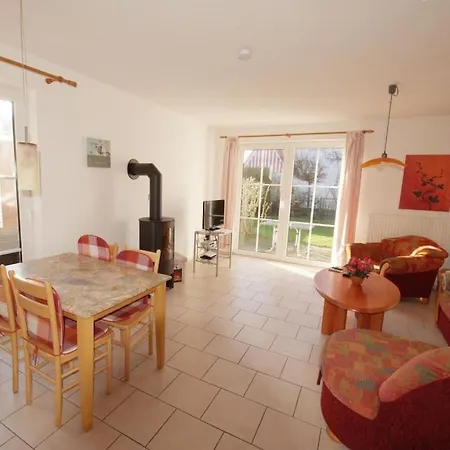 With 2 Bedrooms Hébergement de vacances Dorumer Neufeld